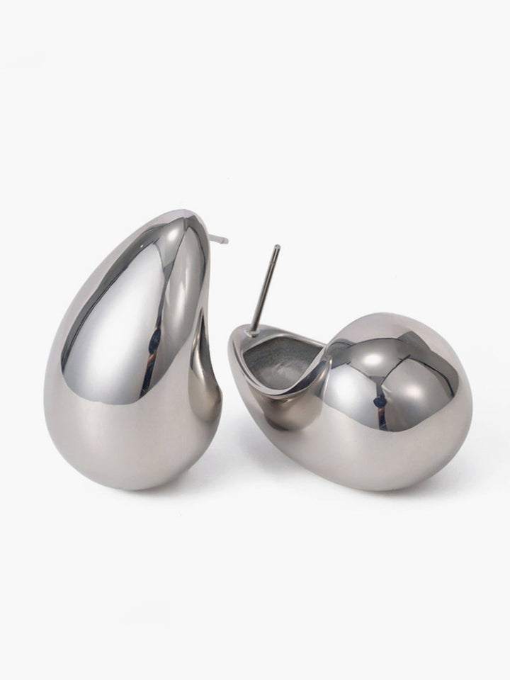 Luna’s Bold Grace Sculpted Earrings