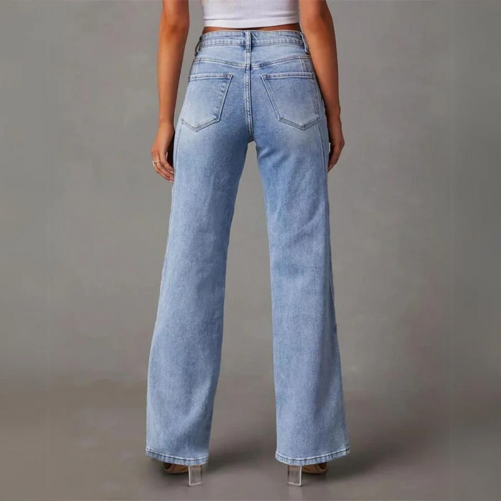 Luna’s Confident Ease Tailored Straight-Leg Jeans