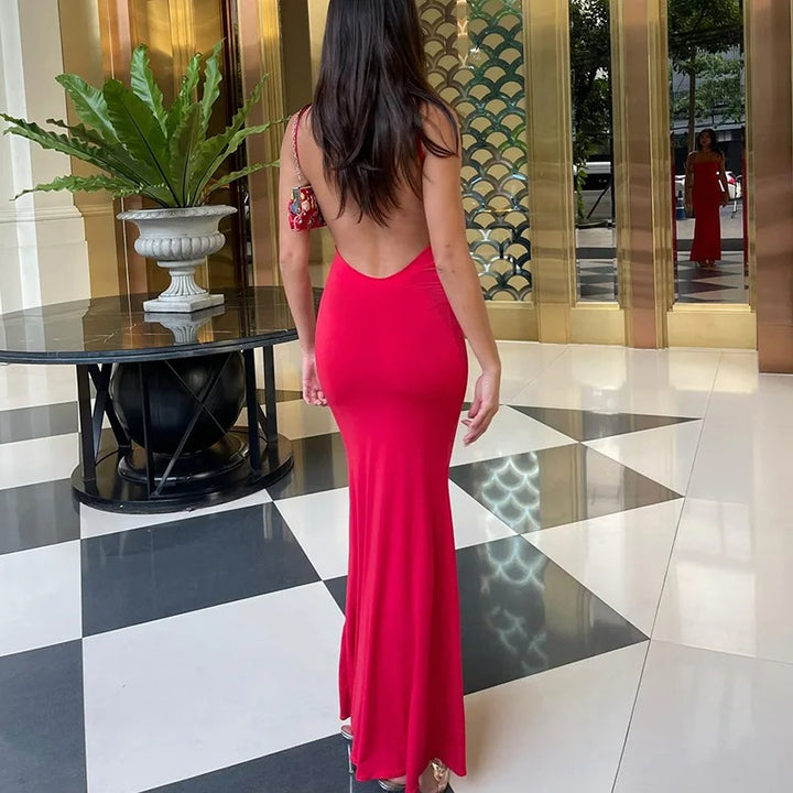 Luna’s Elegant Silhouette Maxi Dress