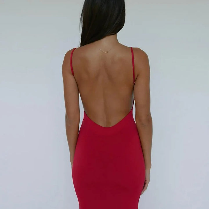Luna’s Elegant Silhouette Maxi Dress