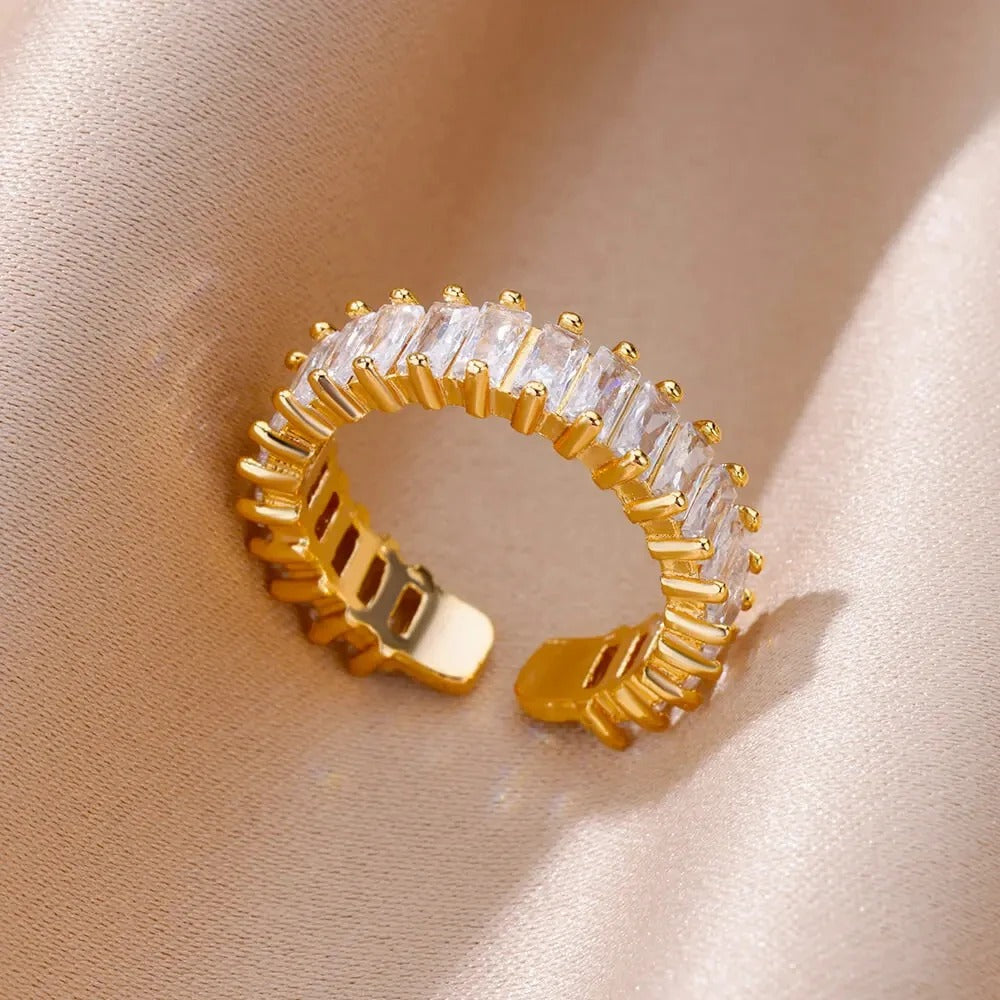 Luna’s Golden Gemstone Ring