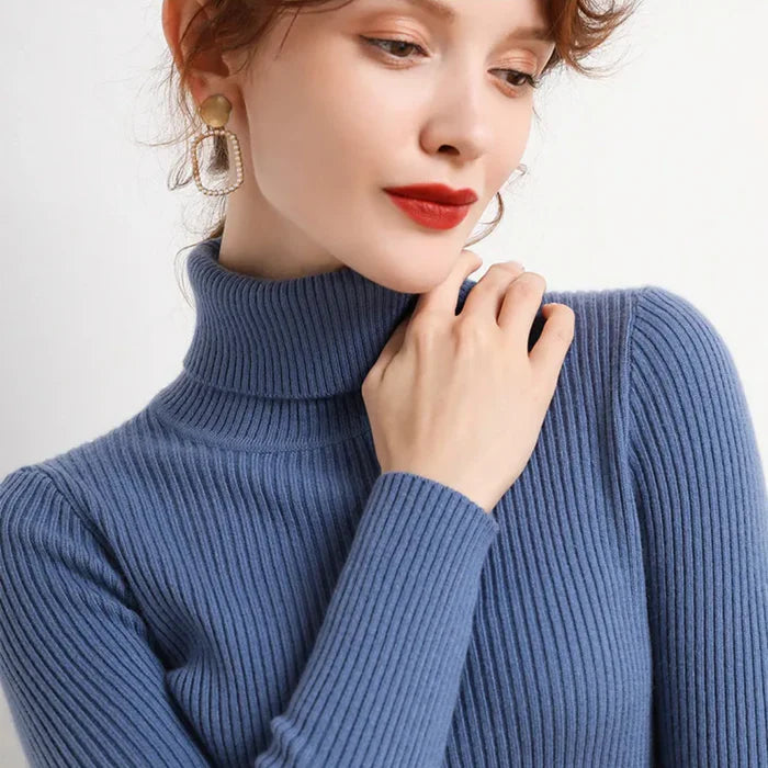 Luna’s Poised Allure Ribbed Turtleneck Top