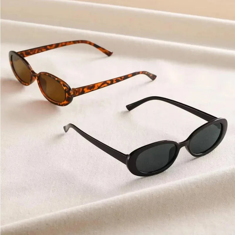 Luna’s Vintage Allure Oval Sunglasses