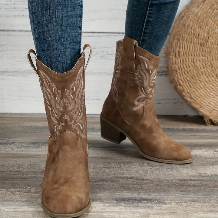 Luna’s Untamed Grace Embroidered Western Boots
