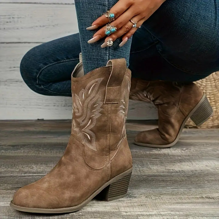 Luna’s Untamed Grace Embroidered Western Boots