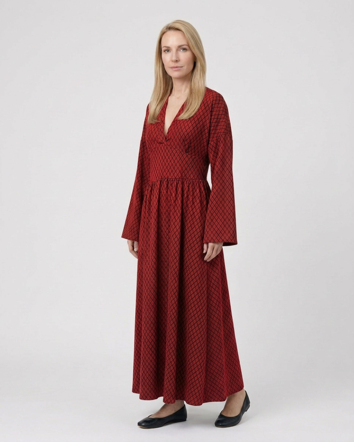 Luna’s Radiant Allure Long Sleeve Maxi Dress