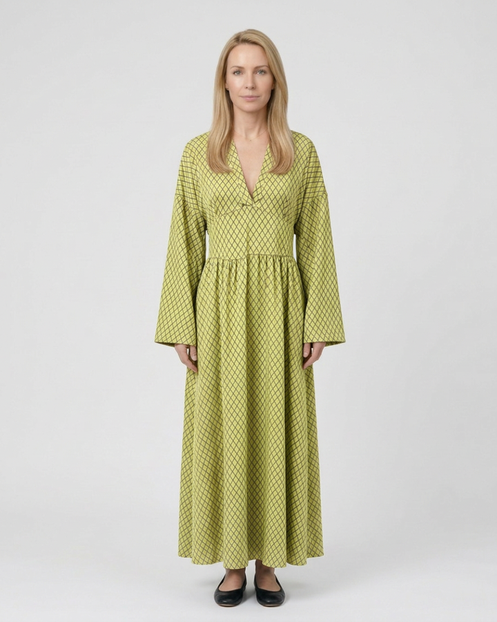 Luna’s Radiant Allure Long Sleeve Maxi Dress