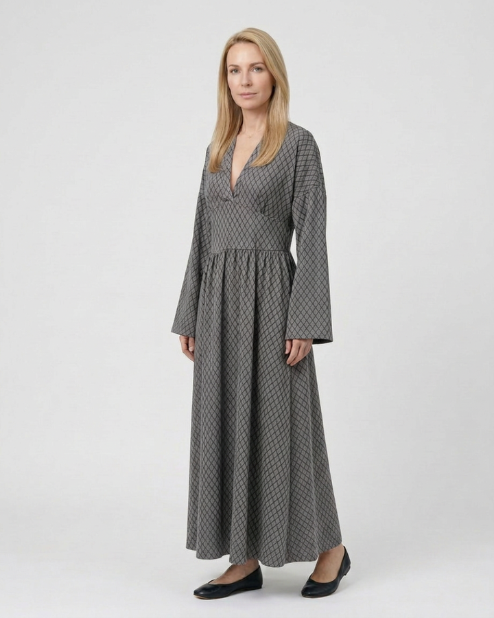 Luna’s Radiant Allure Long Sleeve Maxi Dress