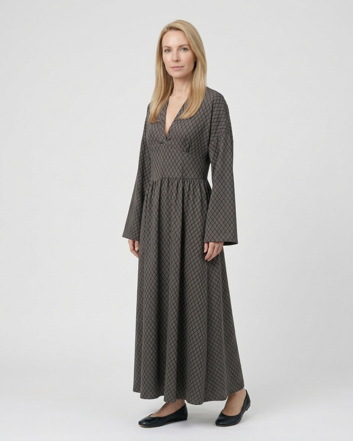 Luna’s Radiant Allure Long Sleeve Maxi Dress