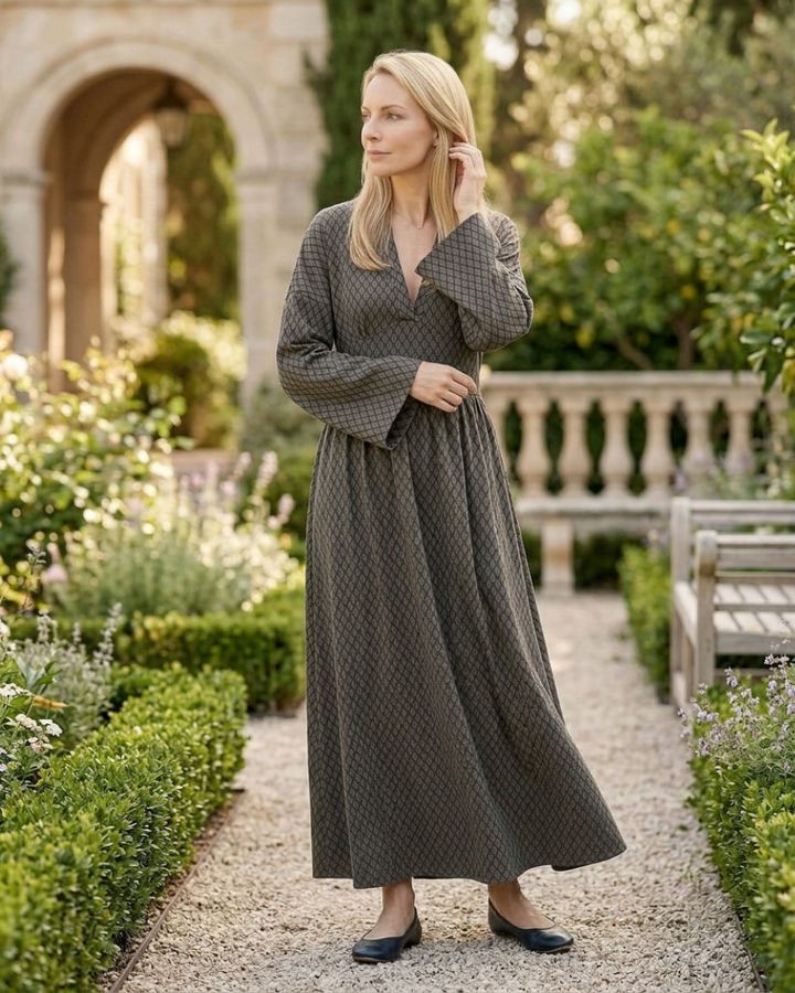 Luna’s Radiant Allure Long Sleeve Maxi Dress